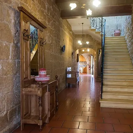 Guest house In The Heart Of A Quiet Town !