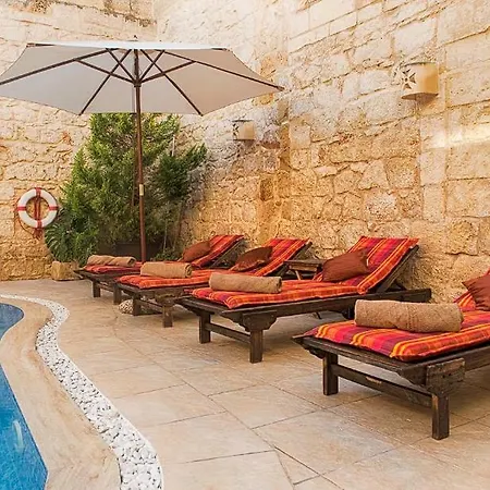 Guest house In The Heart Of A Quiet Town !