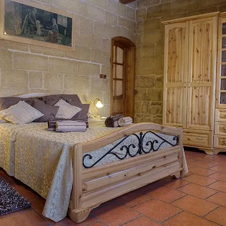 Guest house In The Heart Of A Quiet Town ! *